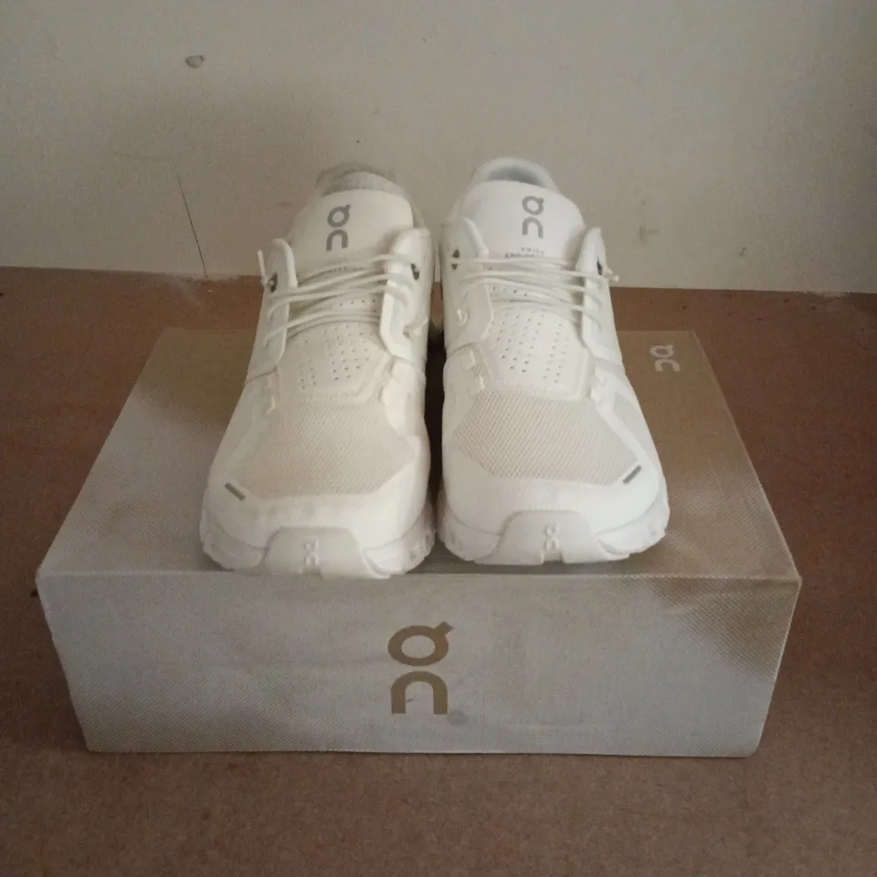 BOXED PAIR OF ON CLOUD 5 IN WHITE - UK 9
