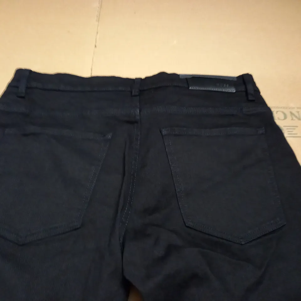 HUGO BOSS DELAWARE SLIM FIT JEANS - W32 L32