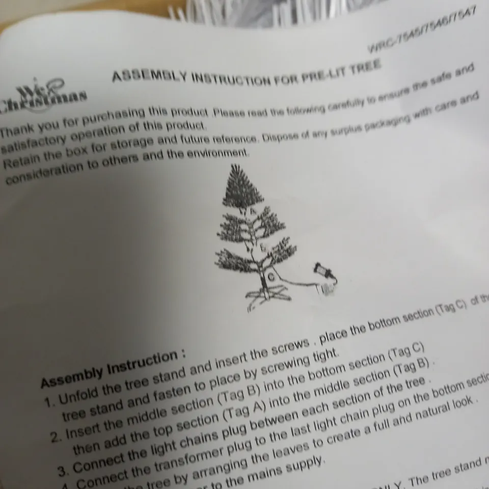 WEX CHRISTMAS PRE LIT WHITE CHRISTMAS MEDIUM