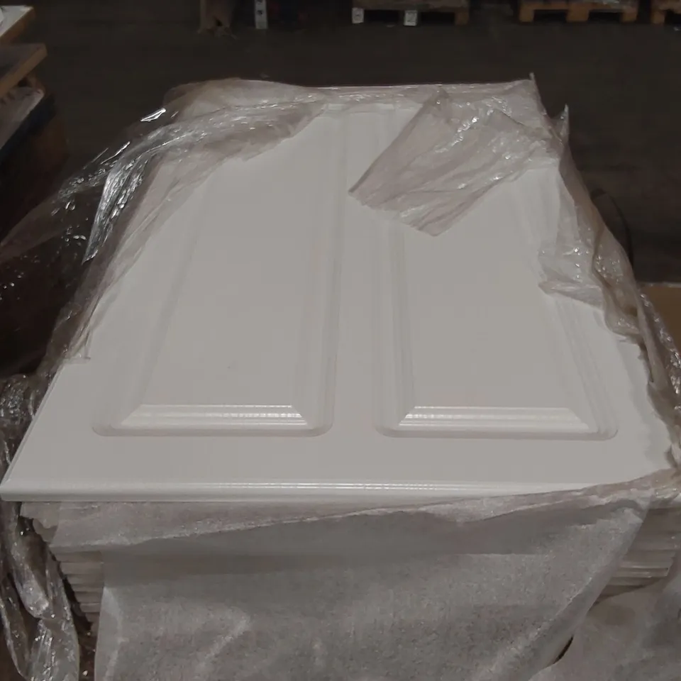 PALLET OF LARGE QUANTITY OF KITCHENS/BEDROOM REPLACEMENT CABINET DOOR/DRAWER/END PANELS IN ASSORTED SIZES