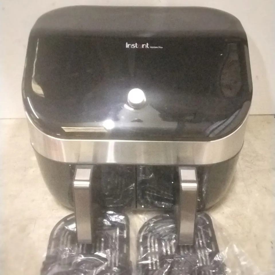 BOXED INSTANT VORTEX 8 IN 1 PLUS DOUBLE AIR FRYER 7.6L 