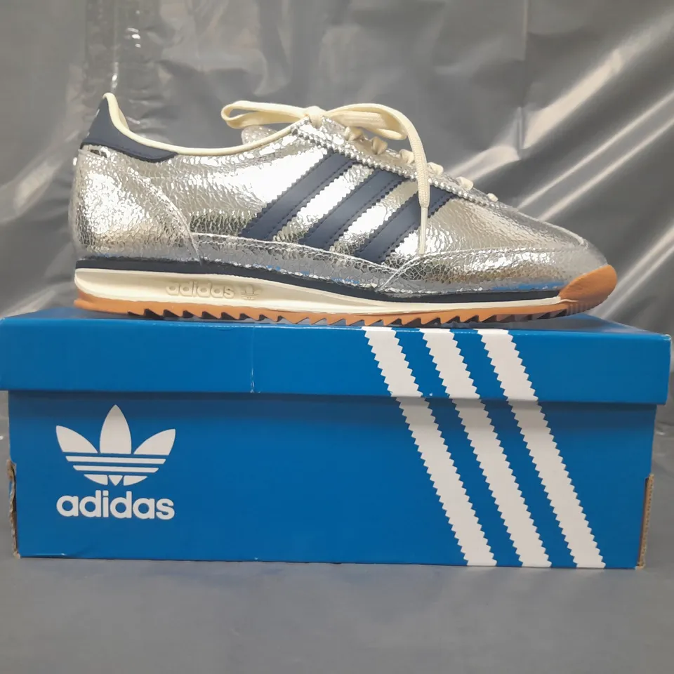 BOXED PAIR OF ADIDAS SL 72 OG SHOES IN METALLIC SILVER/NAVY UK SIZE 5.5