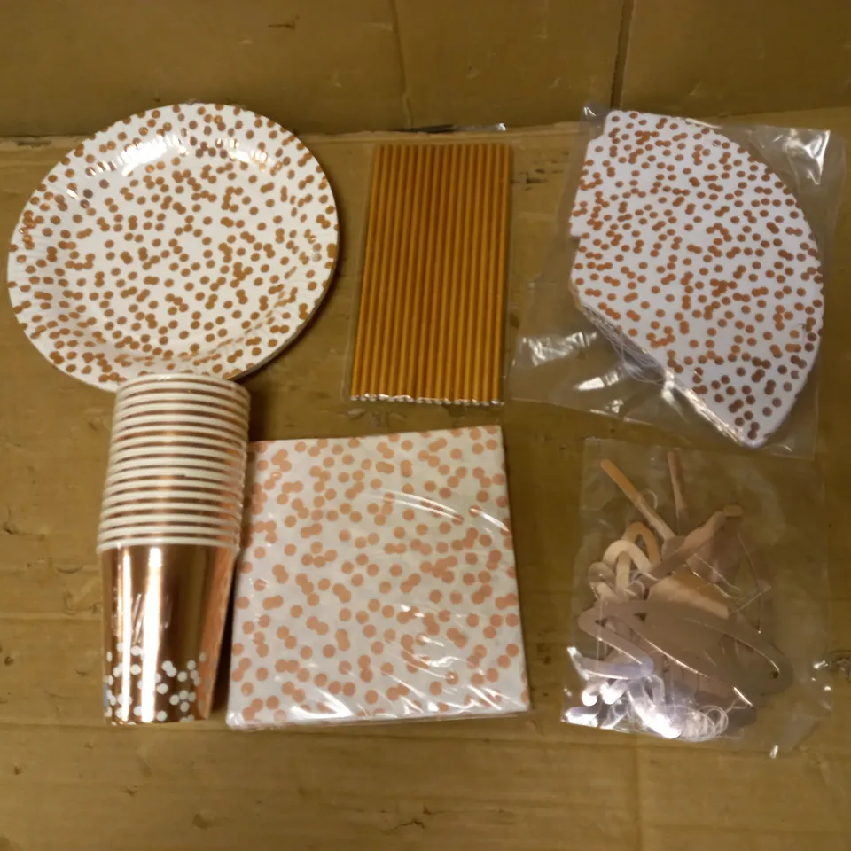 BOX OF 4 BRAND NEW 81PC AMSCAN ROSE GOLD TABLEWARE PARTY KITS