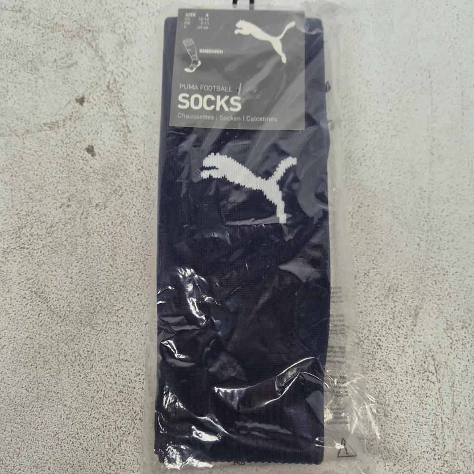 BAGGED PUMA KNEEHIGH FOOTBALL SCOCKS IN NAVY - SIZE 4