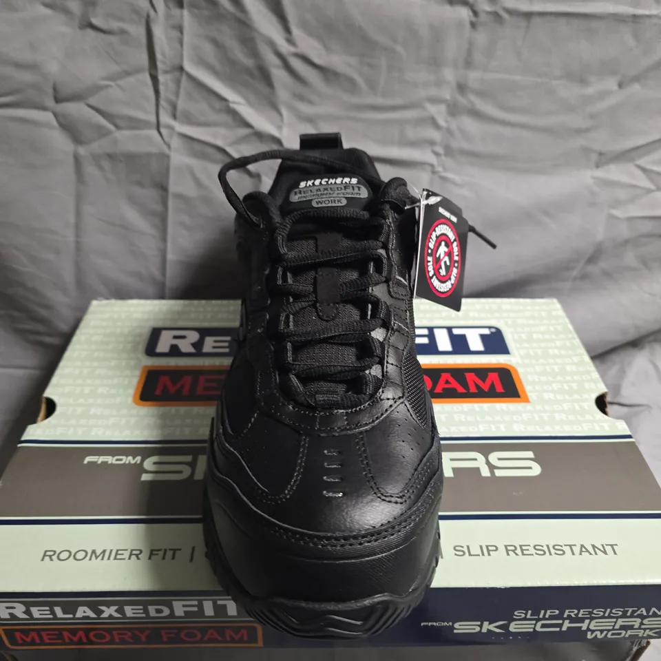 BOXED PAIR OF SKECHERS SOFT STRIDE SHOES - UK SIZE 8.5