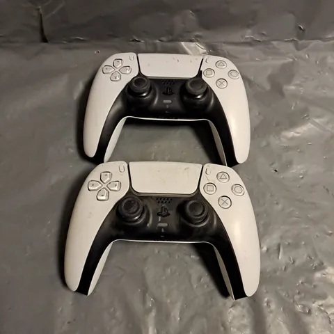 SONY PLAYSTATION 5 X2 CONTROLLERS IN WHITE CFI-ZCT1W