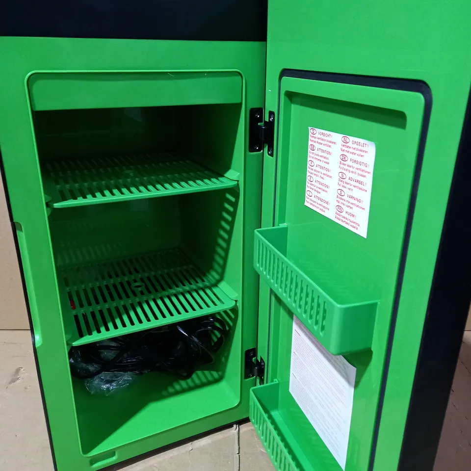UKONIC XBOX SERIES X REPLICA MINI FRIDGE