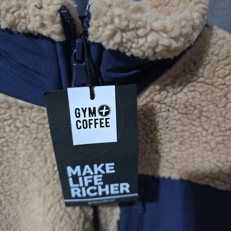 GYM+COFFEE INDUSTRY FLEECE JACKET – SANDSTONE, SIZE S