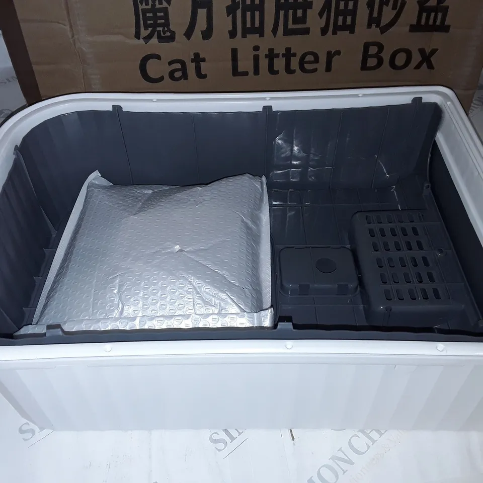 BOXED UNBRANDED WHITE CAT LITTER BOX