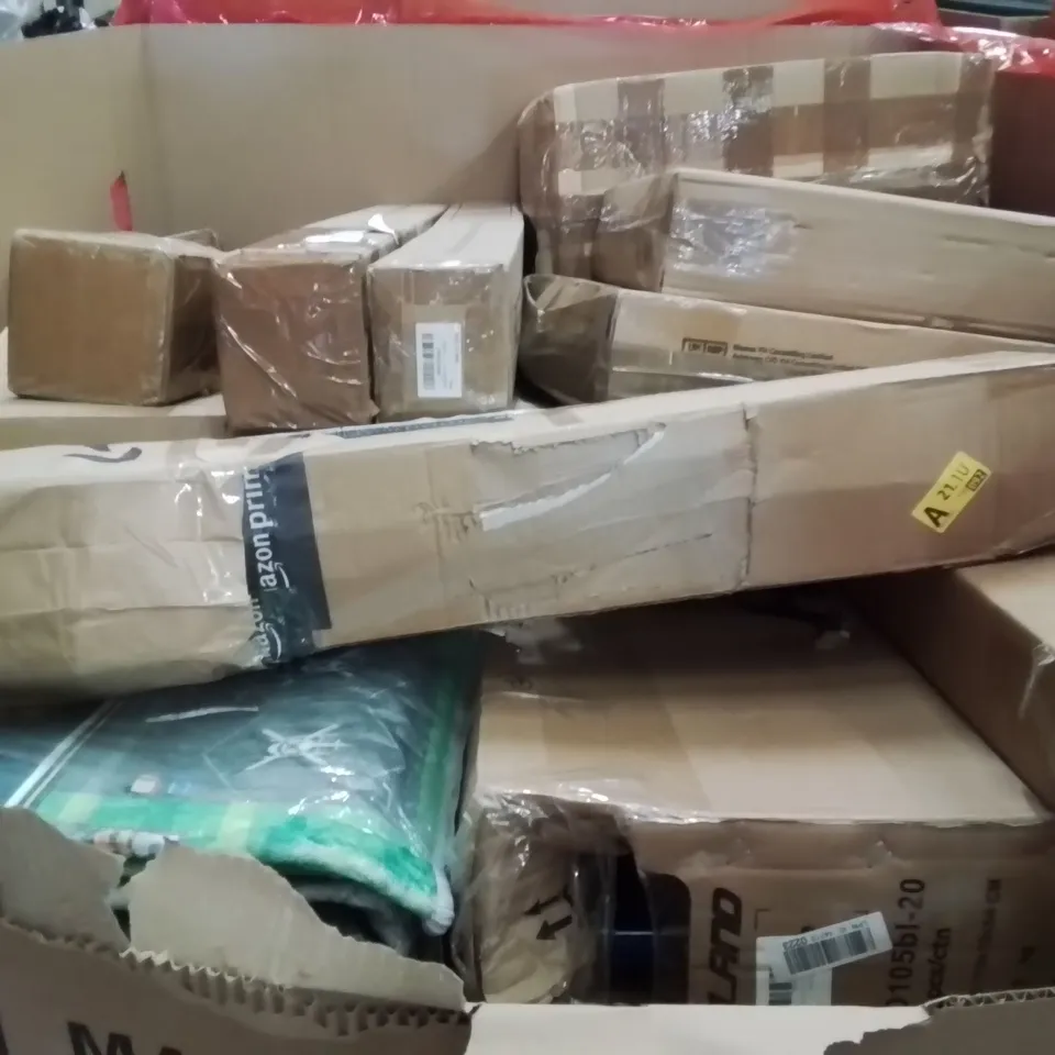 PALLET OF ASSORTED HOUSEHOLD GOODS AND PRODUCTS TO INCLUDE;MUD GUARDS,BABY MAT