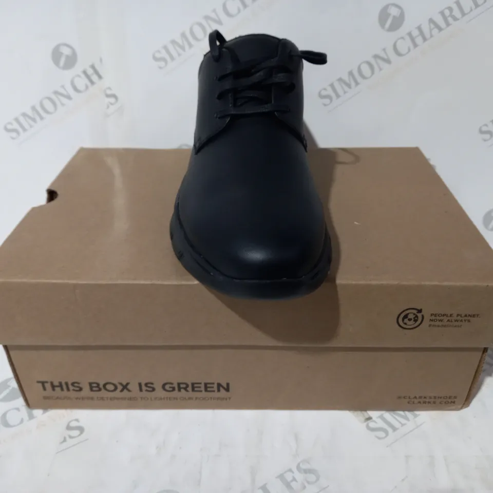 BOXED PAIR OF CLARKS LACE UP SHOES IN BLACK UK SIZE 6