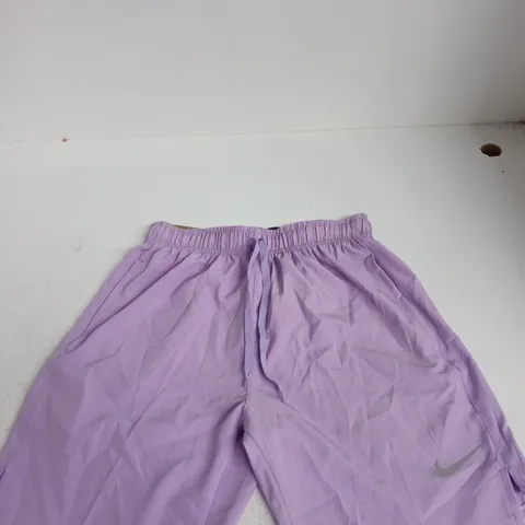 NIKE DRI-FIT SHORTS – LILAC, STANDARD FIT, 5" LENGTH, SIZE M