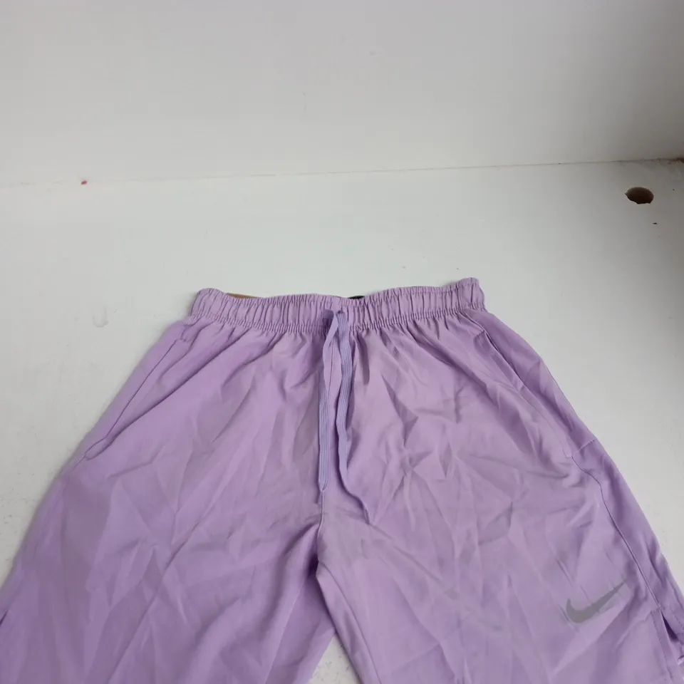 NIKE DRI-FIT SHORTS – LILAC, STANDARD FIT, 5" LENGTH, SIZE M