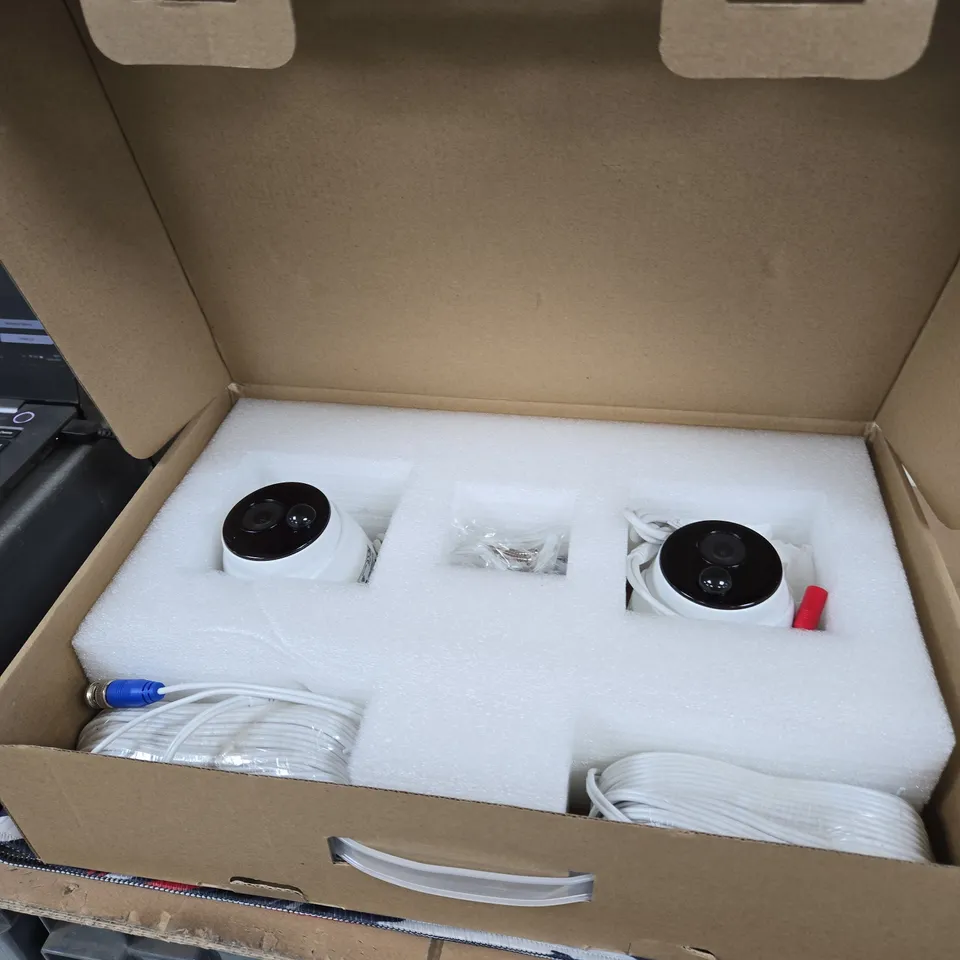 SWANN DOME CCTV CAMERAS (PAIR) – WHITE .