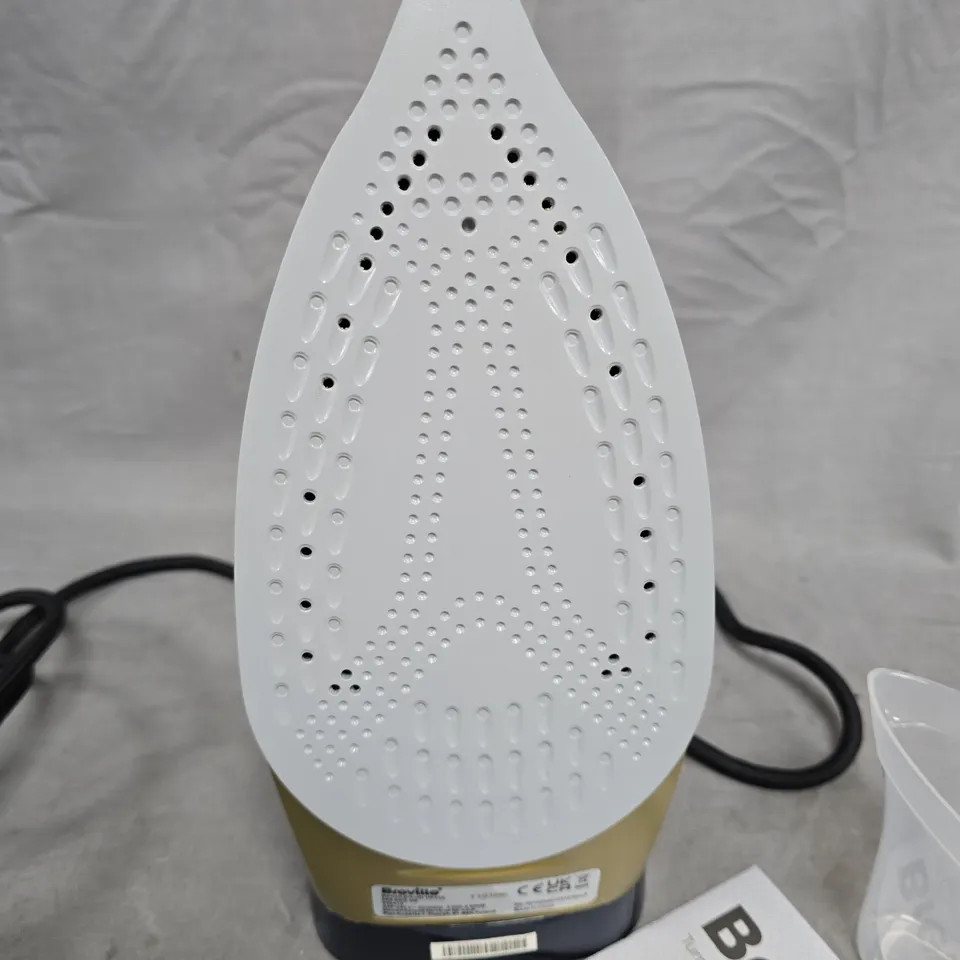 BREVILLE SUPERSTEAM 2600W CERAMIC IRON 