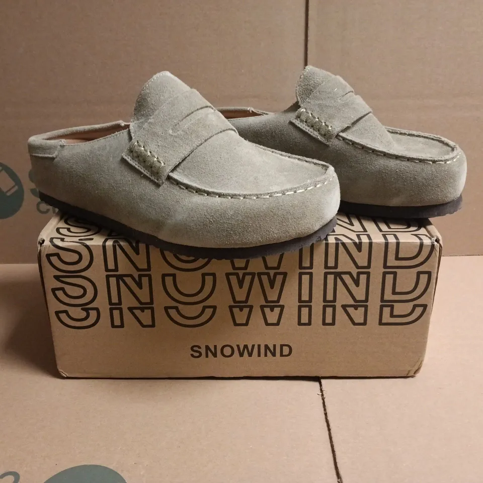 BOXED PAIR OF SNOWIND CLOGS IN TAUPE SIZE EU 36