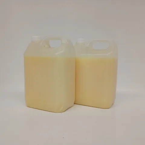 SET OF TWO LARGE TRANSLUCENT PLASTIC JERRY CANS WITH PALE YELLOW CLEANING LIQUID, NO BRANDING OR LABELS