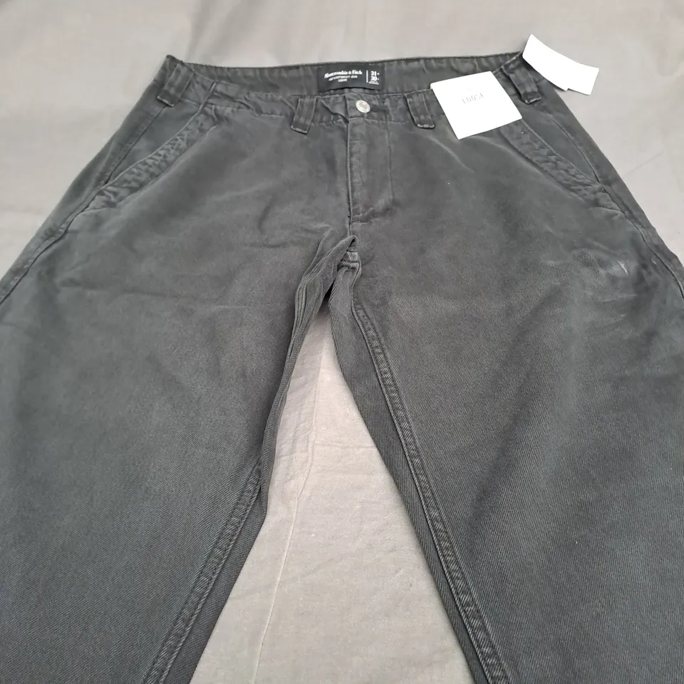 ABERCROMBIE & FITCH LIGHT WEIGHT JEANS IN BLACK - 31W 30L