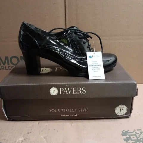 PAVERS BLACK PATENT LEATHER LACE-UP SHOES – UK 6 (EU 39)