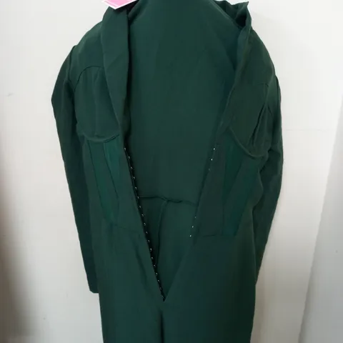 APPROXIMATELY 20 ASSORTED CLOTHING ITEMS TO INCLUDE PRETTYLITTLETHING WIDE LEG JUMPSUIT SIZE 14, LEGGINGS IN BLACK SIZE M, JUMPSUIT IN BLACK SIZE M