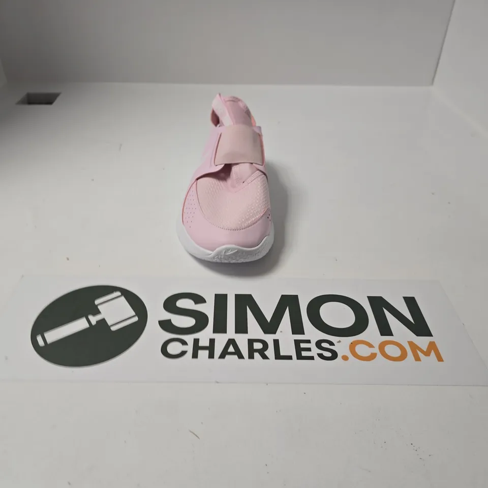 UNBOXED PAIR OF NIKE FLEX RUNNER 3 KIDS TRAINERS IN PINK - UK 5