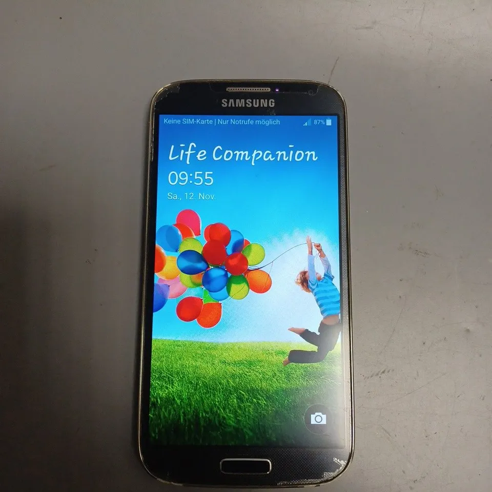 SAMSUNG GALAXY S4 SMARTPHONE