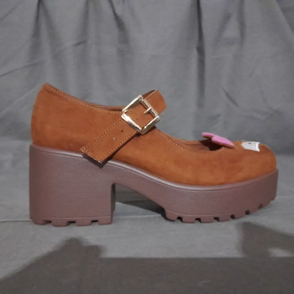 PAIR OF KOI TIRA MARY JANES BASIL FOXY EDITION SIZE 6 