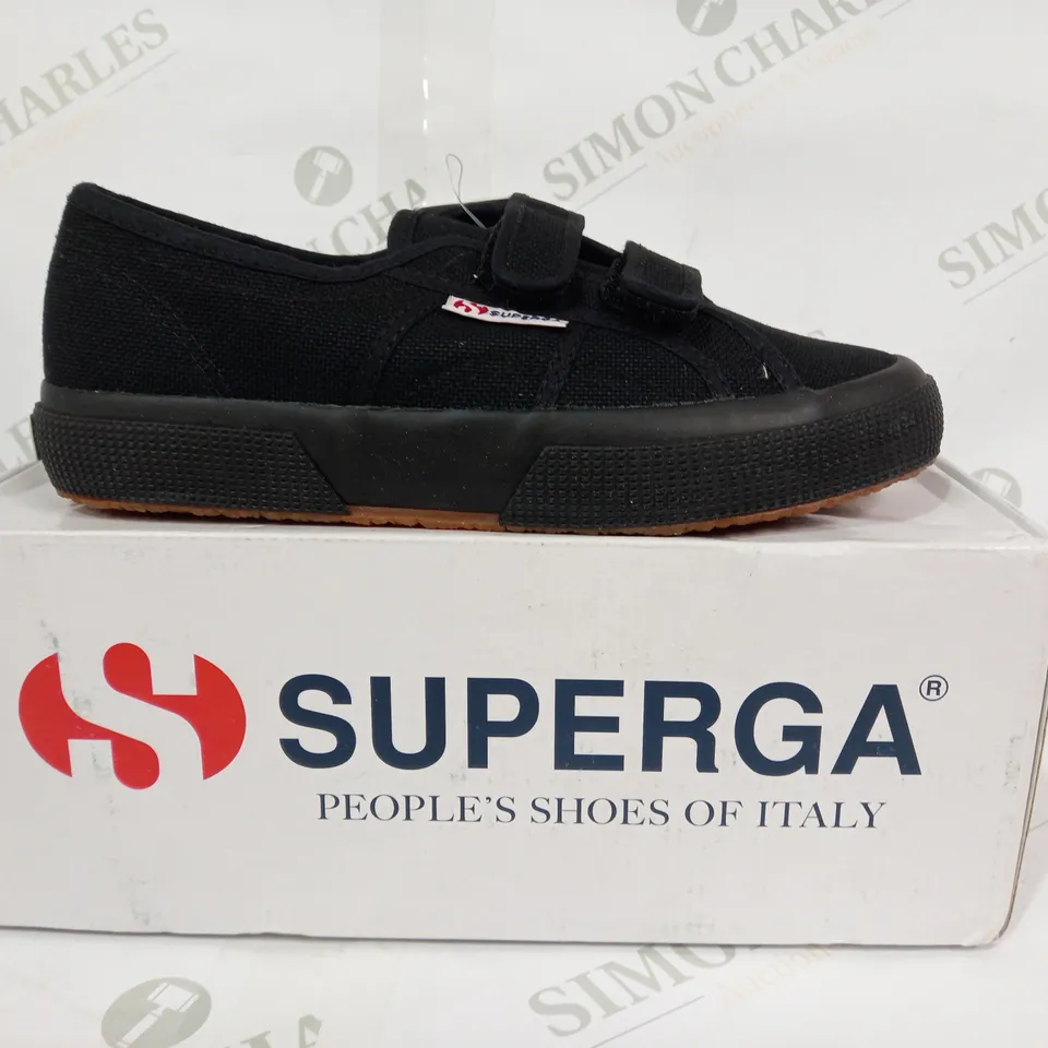 BOXED PAIR OF SUPERGA JVEL CLASSIC SHOES IN BLACK UK SIZE 3.5