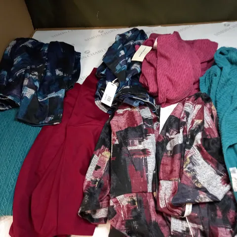 BAG OF APPROX 10 ASSORTED CLOTHING ITEMS TO INCLUDE - MAISON DE NIMES - EMEILIAX  