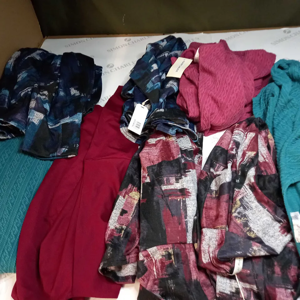 BAG OF APPROX 10 ASSORTED CLOTHING ITEMS TO INCLUDE - MAISON DE NIMES - EMEILIAX  