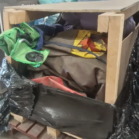 PALLET CONTAINING A LARGE QUANTITY OF ASSORTED ITEMS INCLUDING: CAMPING CHAIR ECT