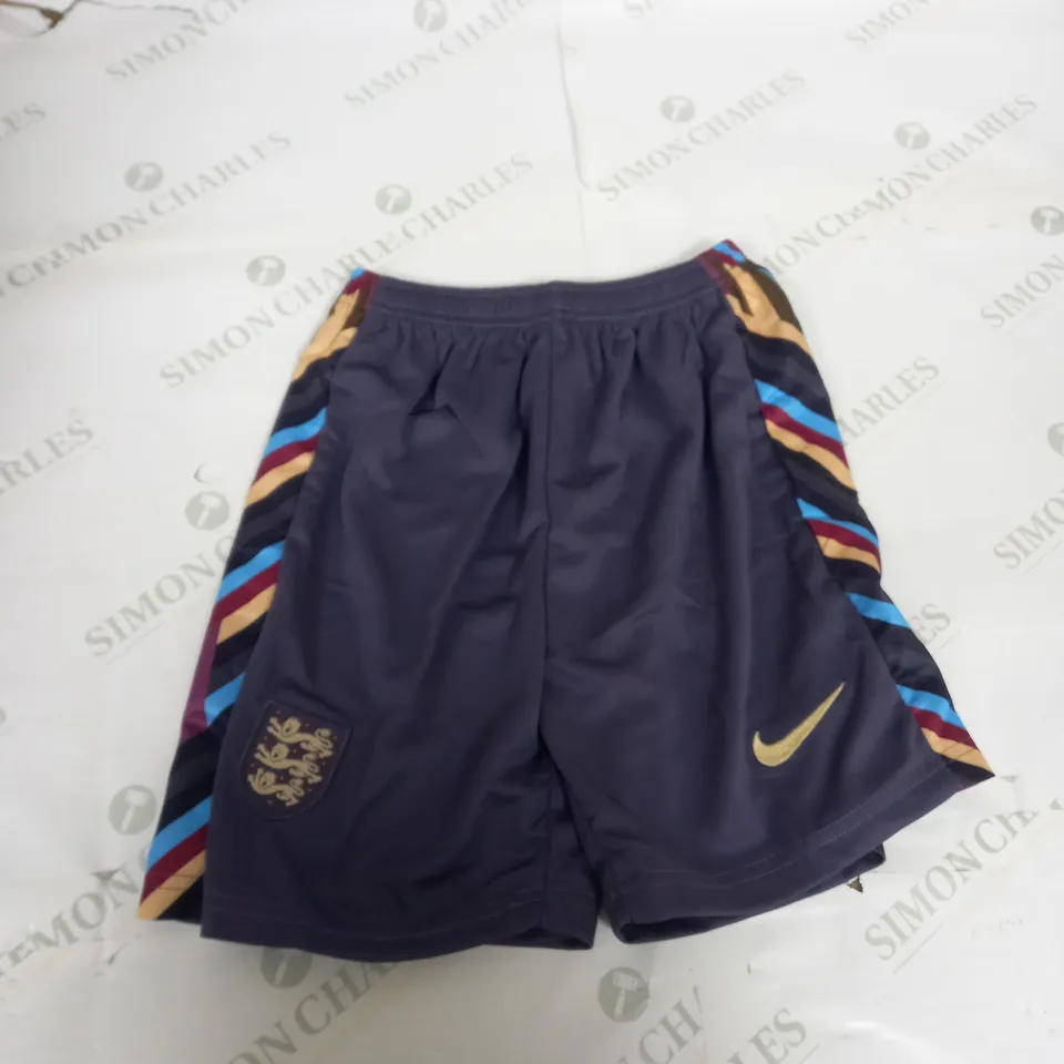 ENGLAND FC AWAY SHIRT AND SHORTS SIZE 28
