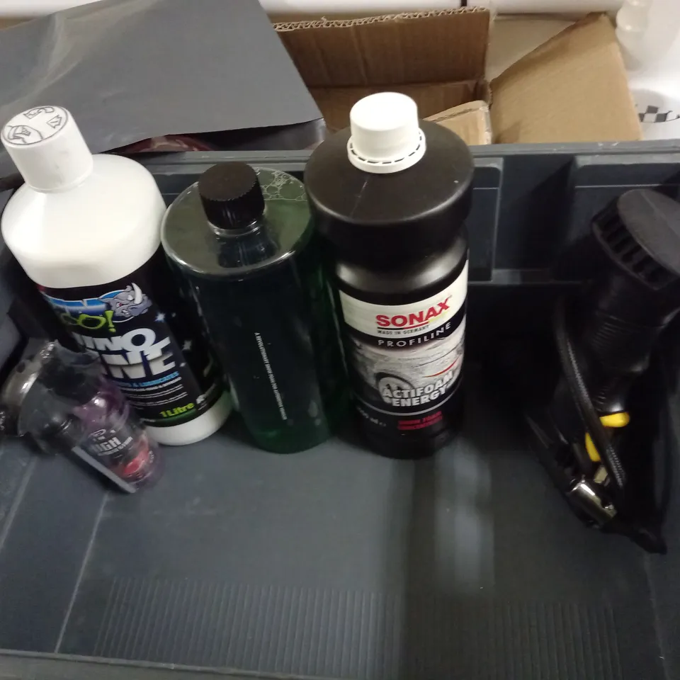 BOX OF ASSORTED CAR CLEANING SOLUTIONS TO INCLUDE - HYDRO - RHINO - AP / COLLECTION ONLY 