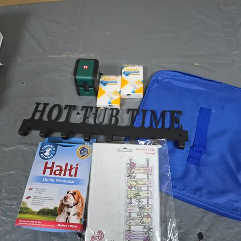 APPROXIMATELY 15 ASSORTED HOUSEHOLD PRODUCTS TO INCLUDE HEADCOLLAR, STORAGE CASE, MAGIC SPONGES ETC 