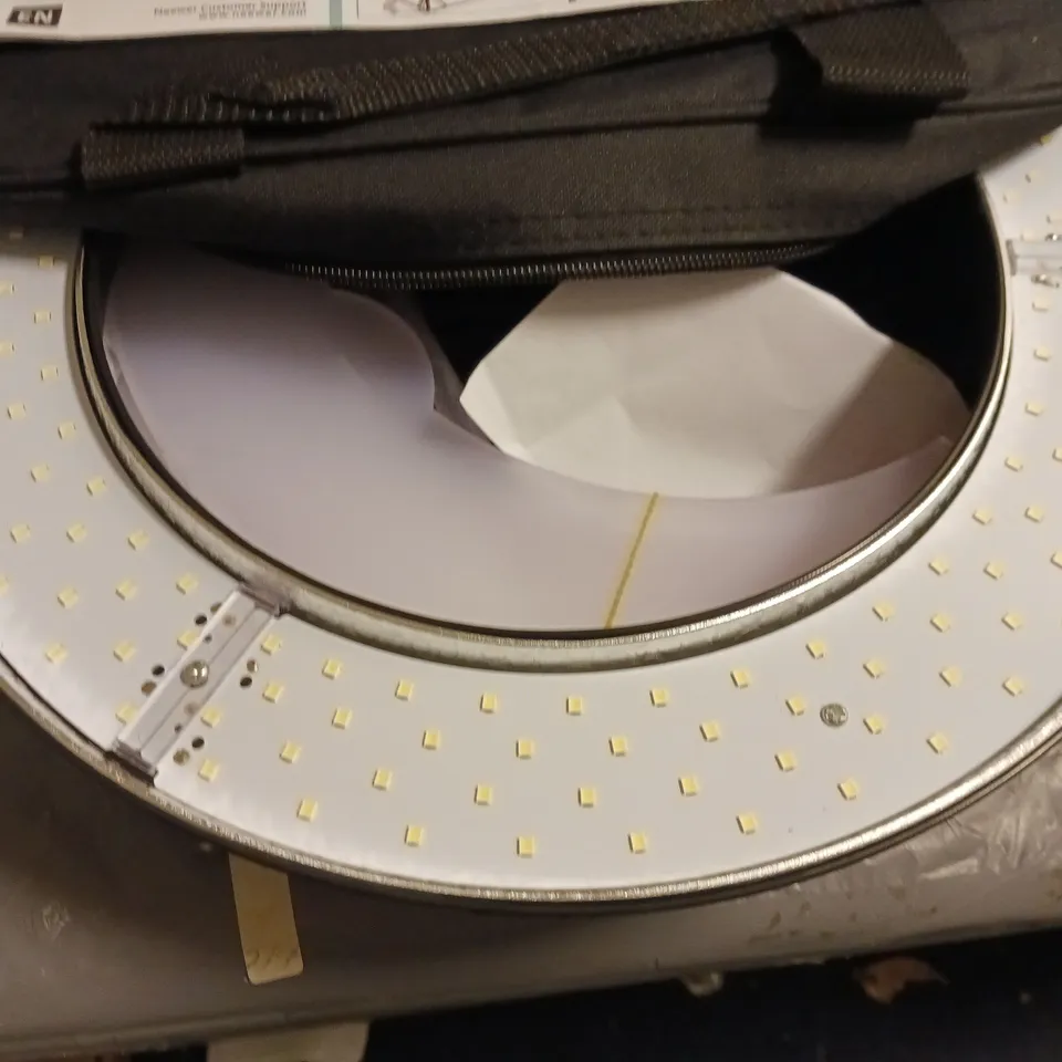 NEEWER RING LIGHT WITH STAND