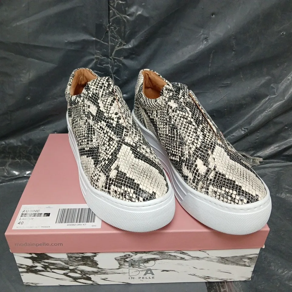 BOXED PAIR OF MODA IN PELLE SLIP ON CHUNKY TRAINERS - SIZE 40