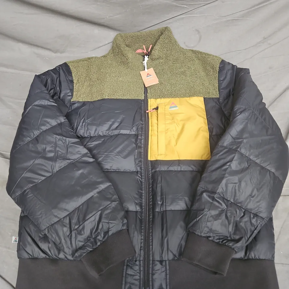 PASSENGER JOURNEY RECYCLED INSULTED JACKET IN BLACK/KHAKI - XXL