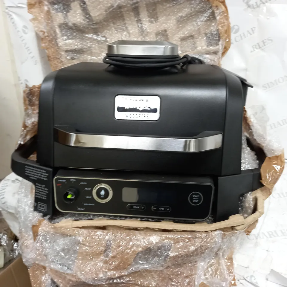 BOXED NINJA WOODFIRE ELECTRIC BBQ GRILL & SMOKER OG701UKQ