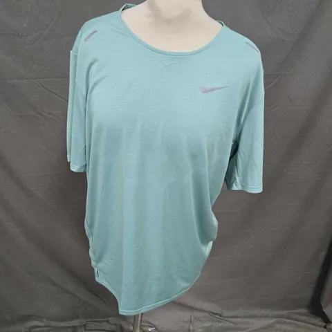 NIKE RUNNING TEA IN AQUA SIZE M