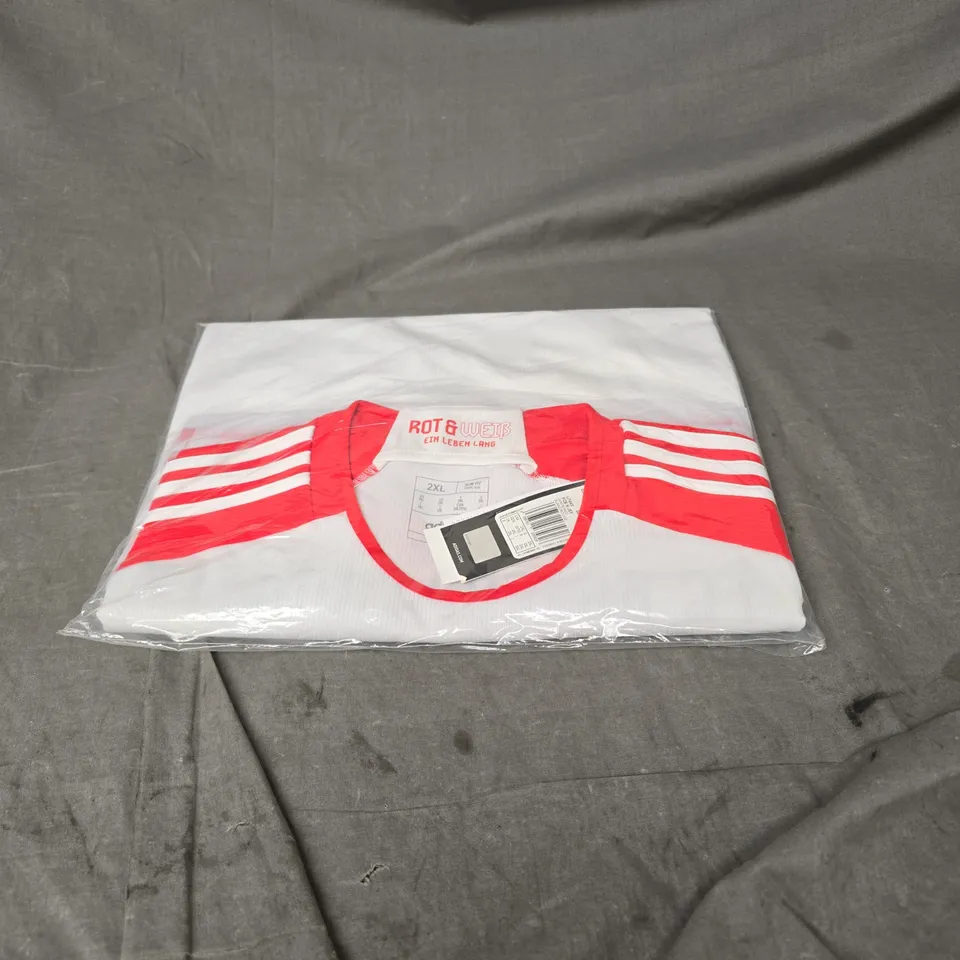ADIDAS FC BAYERN 23/24 HOME JERSEY IN WHITE/RED SIZE 2XL