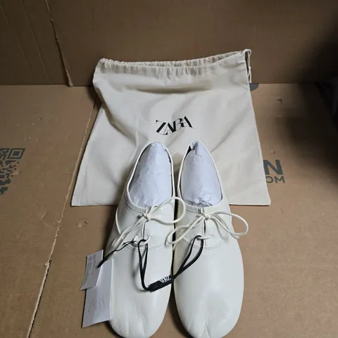 ZARA WHITE WOMEN'S SHOES – EUR SIZE 39