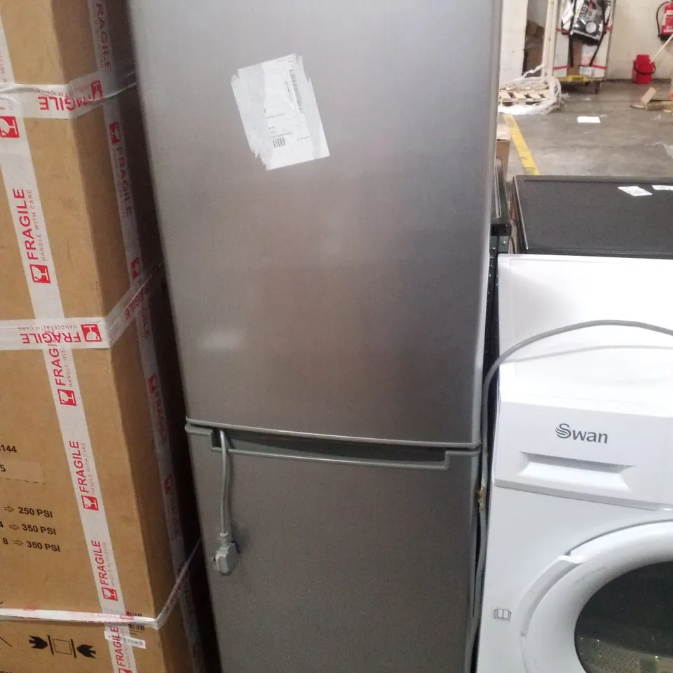 SWAN SR15690S 48CM WIDE, 50/50 SPLIT FRIDGE FREEZER - SILVER