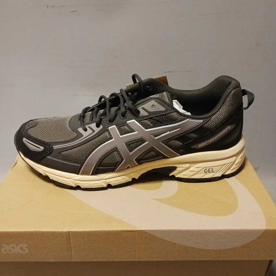 BOXED PAIR OF ASICS GEL-VENTURE 6 TRAINERS, TRUFFLE GREY - UK SIZE 8