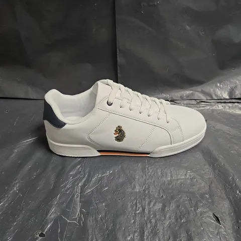 LUKE 1977 WHITE BERTO LOW TRAINER – UK 8