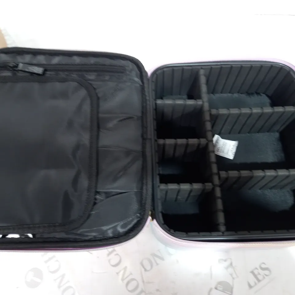 TILI MAKE UP ORGANISER VANITY CASE IN MULTI