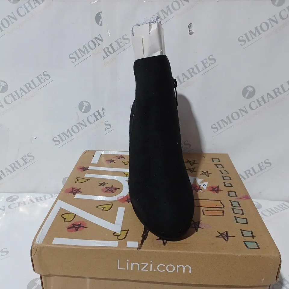 LINZI BLACK BOOTS LAYARA - SIZE 6
