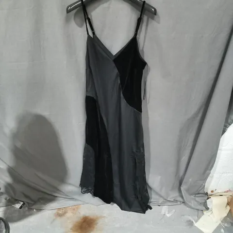 RIVER ISLAND SLIP DRESS – BLACK & CHARCOAL COLOUR-BLOCK, UK 12 (WOMEN'S)