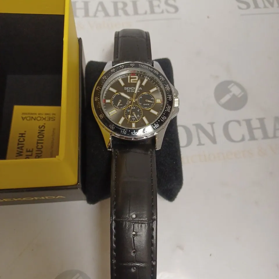 BOXED SEKONDA BLACK AND SILVER GENUINE LEATHER WATCH WITH DATE FEATURES