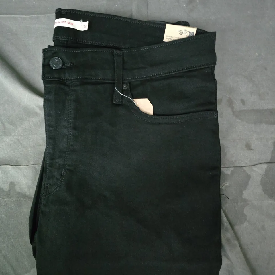 LEVIS 312 SHAPING SLIM JEANS IN BLACK SIZE 32/32