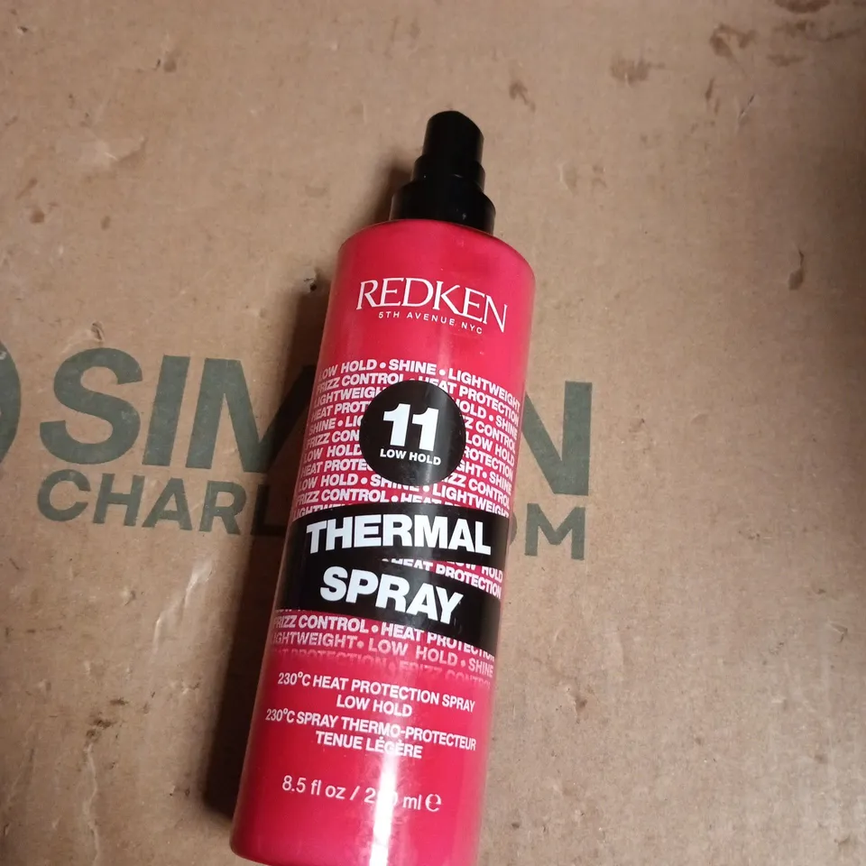 APPROXIMATELY 20 ASSORTED COSMETIC ITEMS INCLUDING L'OREAL SHAMPOO , REDKEN THERMAL SPRAY AND AVEENO MOISTURING LOTION 
